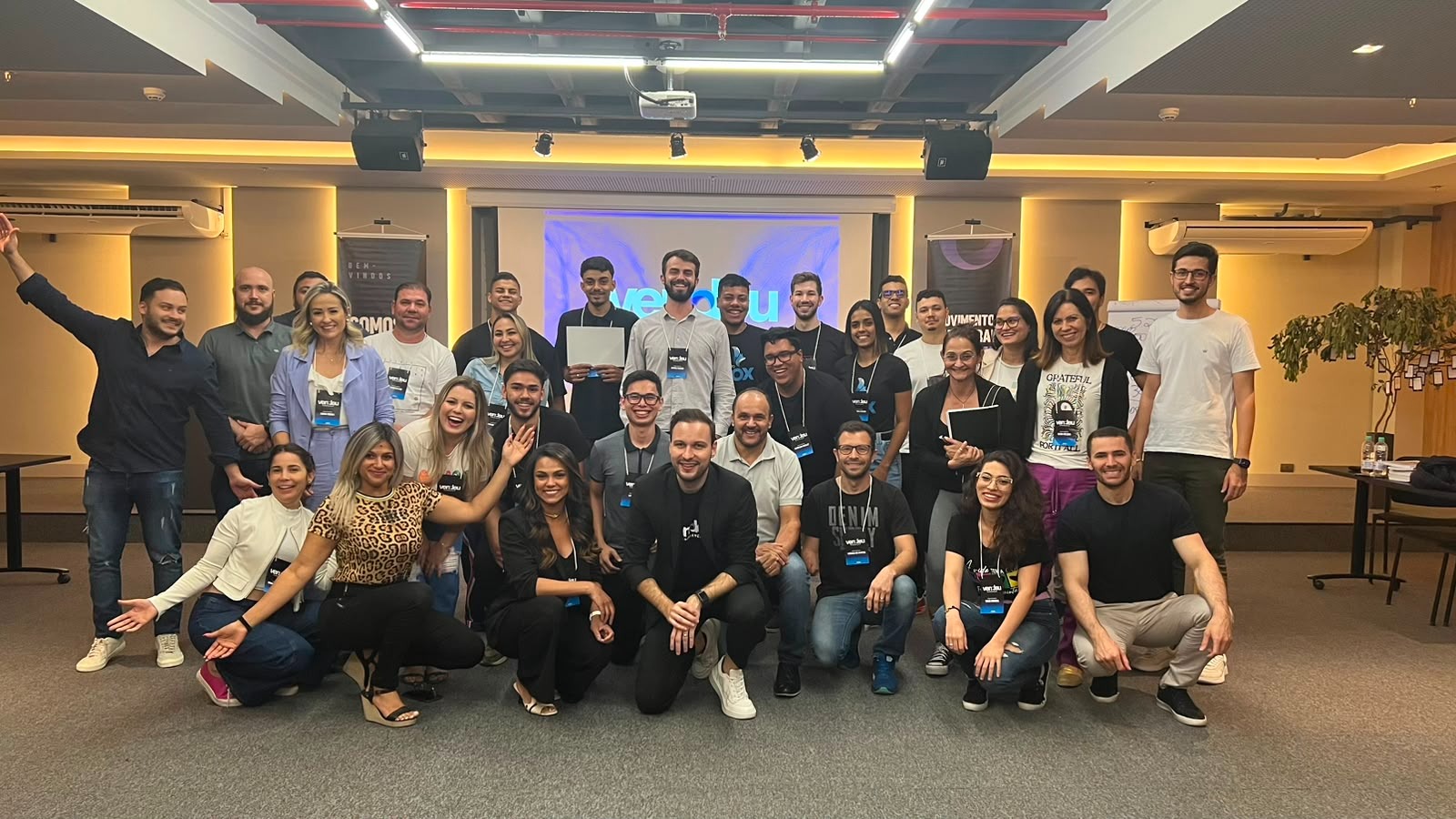 Turma reunida no encerramento do Vendeu